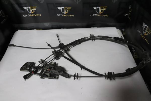 FORD CUSTOM 330 L TREND ÇIKMA PARÇA  SÜRGÜLÜ KAPI HALATI